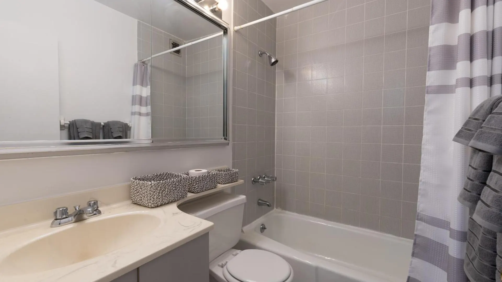 Apartman Amazing Furnished 1 Bedroom Penthouse Midtown West New York