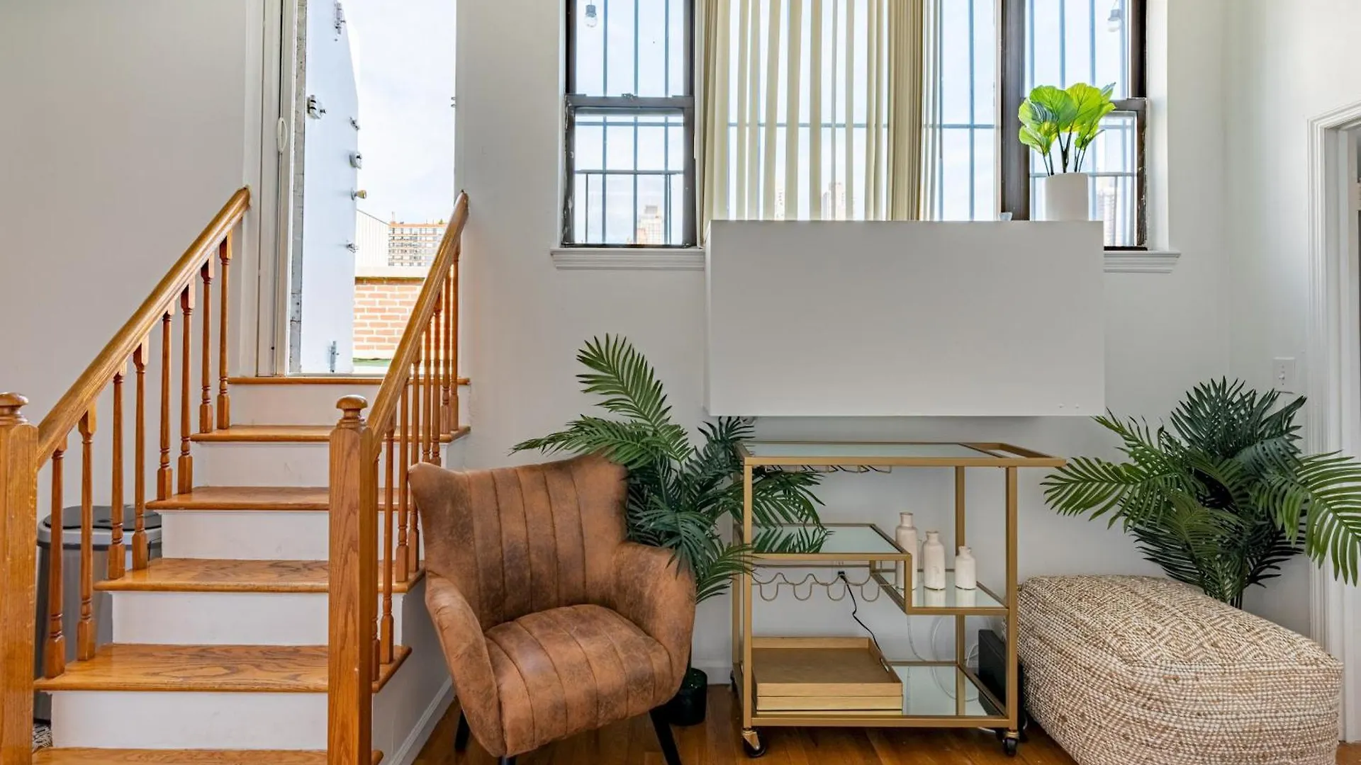 Amazing Furnished 1 Bedroom Penthouse Midtown West New York 0*,